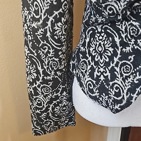 TWENTYONE BLAZER ZIPER BLACK WHITE DESIGN M MEDIUM TWENTY ONE FOREVER 21 - Picture 4 of 11